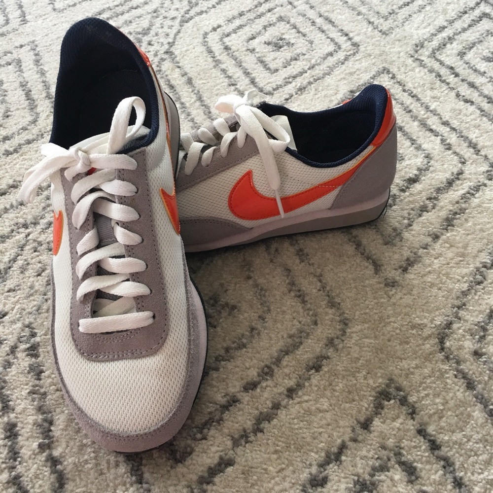 Nike tennis shoes